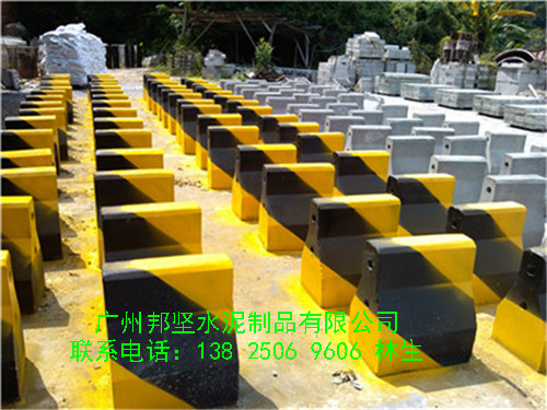 廣州水泥隔離墩?qǐng)D 廣州水泥隔離墩?qǐng)D