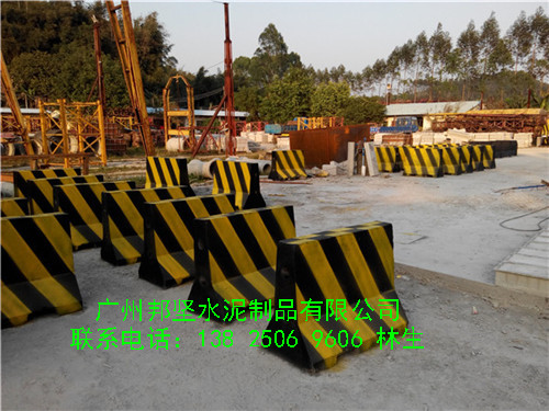 廣州水泥隔離墩廠家圖 廣州水泥隔離墩廠家圖