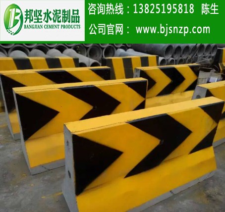供應(yīng)東莞混凝土隔離墩，廣州水泥防撞墩廠家