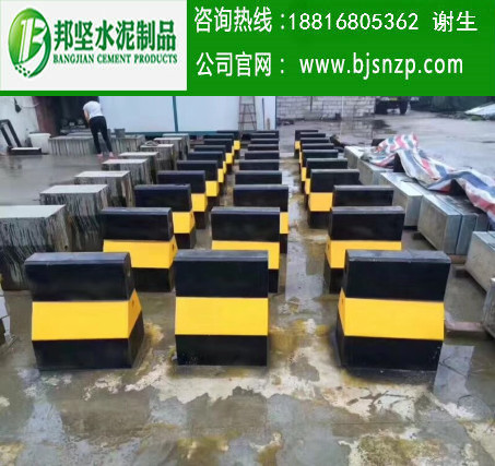 廣州大型水泥隔離墩水泥防撞墩生產(chǎn)廠家